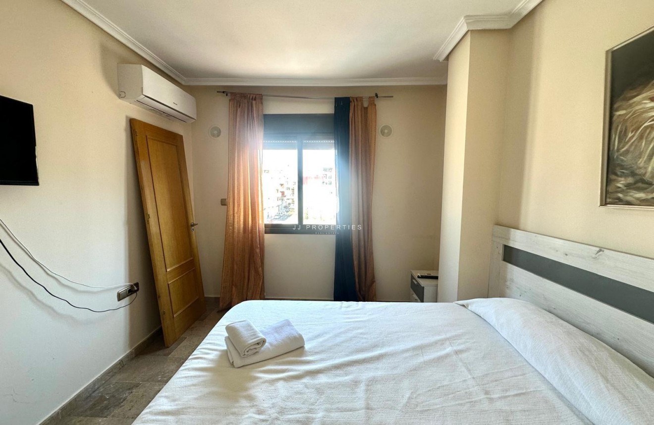 Segunda mano - Apartamento / piso -
Torrevieja
