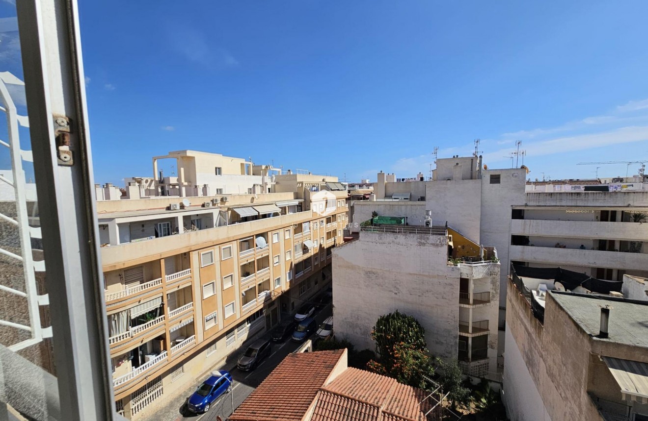 Tweedehands - Appartement / flat -
Torrevieja - Centro