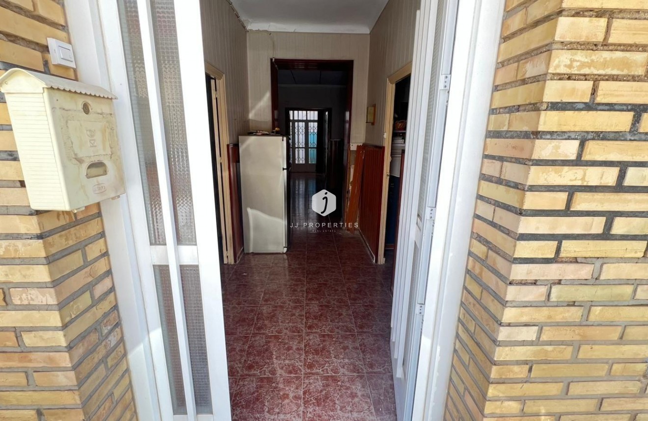 Segunda mano - Apartamento / piso -
Torrevieja