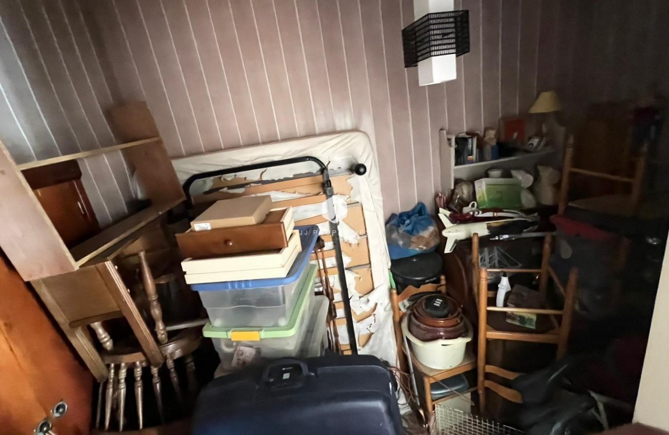 Segunda mano - Apartamento / piso -
Torrevieja