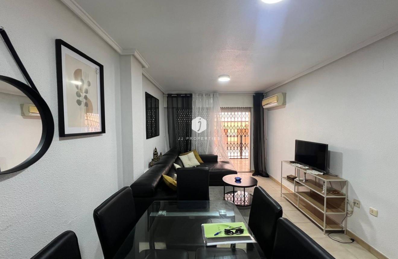 D'occasion - Appartement -
Torrevieja - Playa del Cura