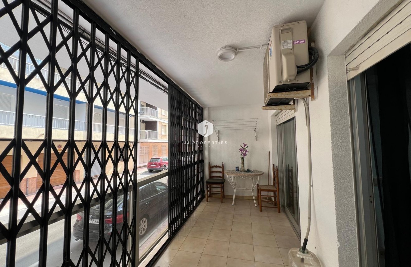 D'occasion - Appartement -
Torrevieja - Playa del Cura