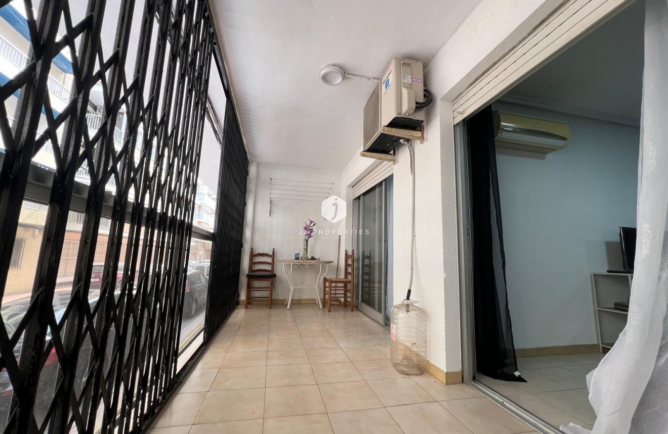 D'occasion - Appartement -
Torrevieja - Playa del Cura