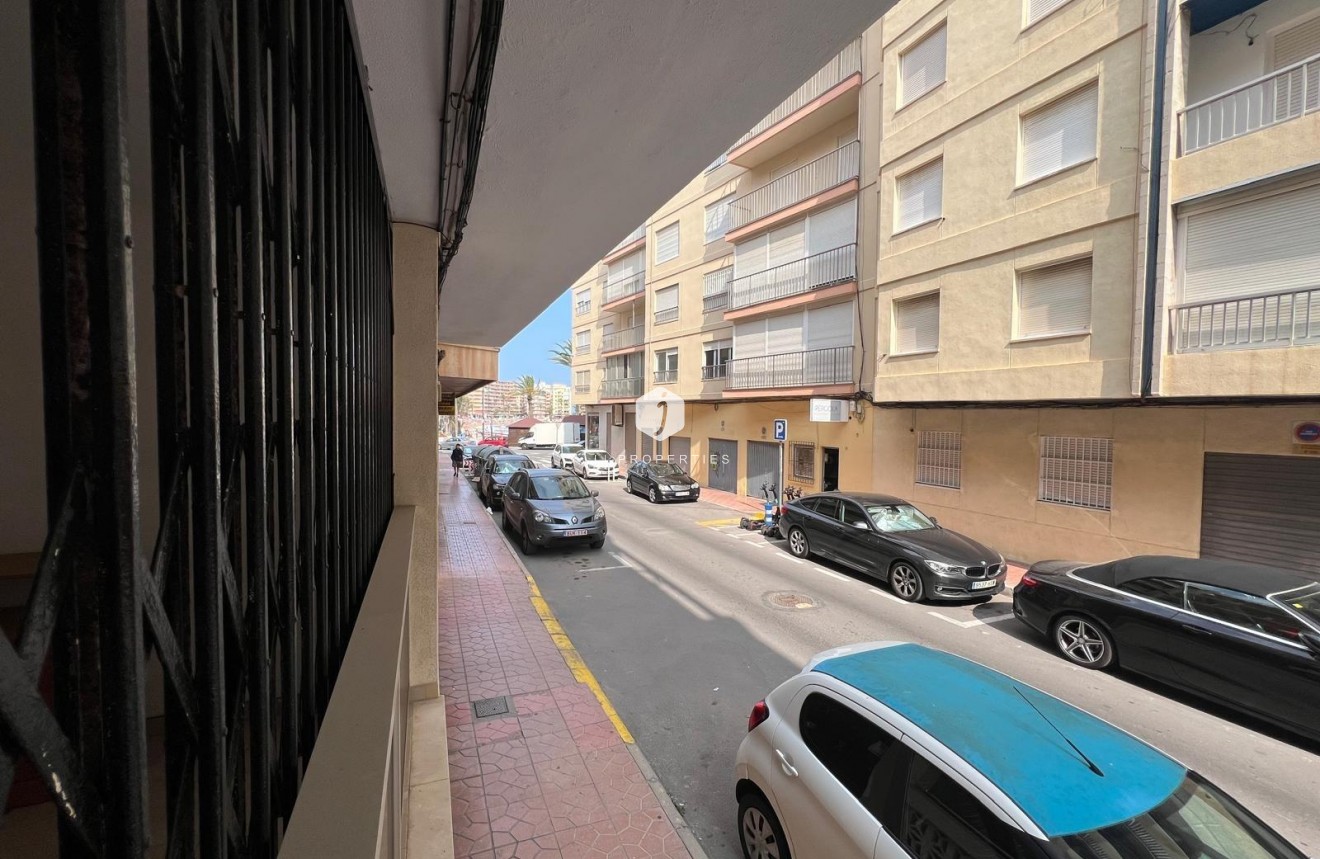 D'occasion - Appartement -
Torrevieja - Playa del Cura