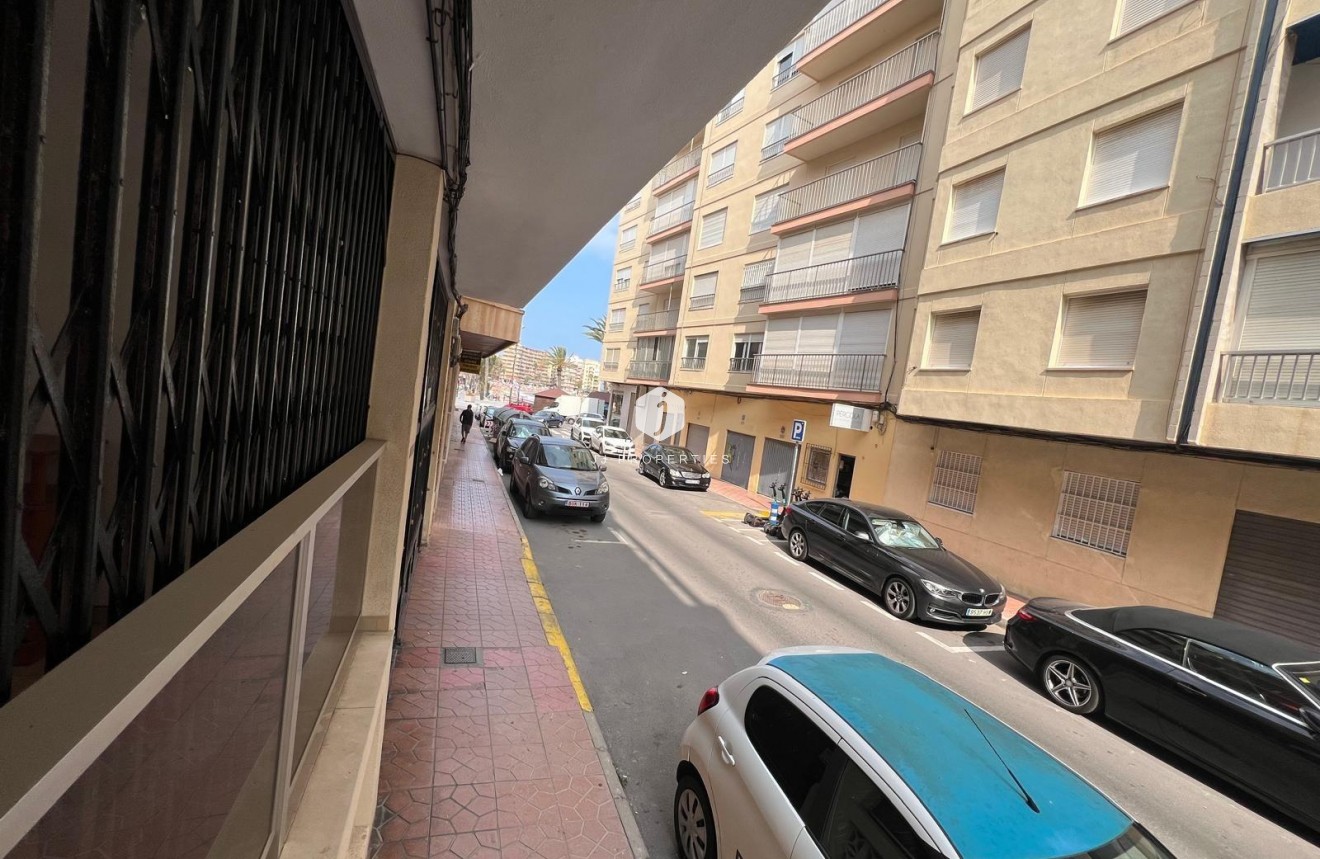D'occasion - Appartement -
Torrevieja - Playa del Cura