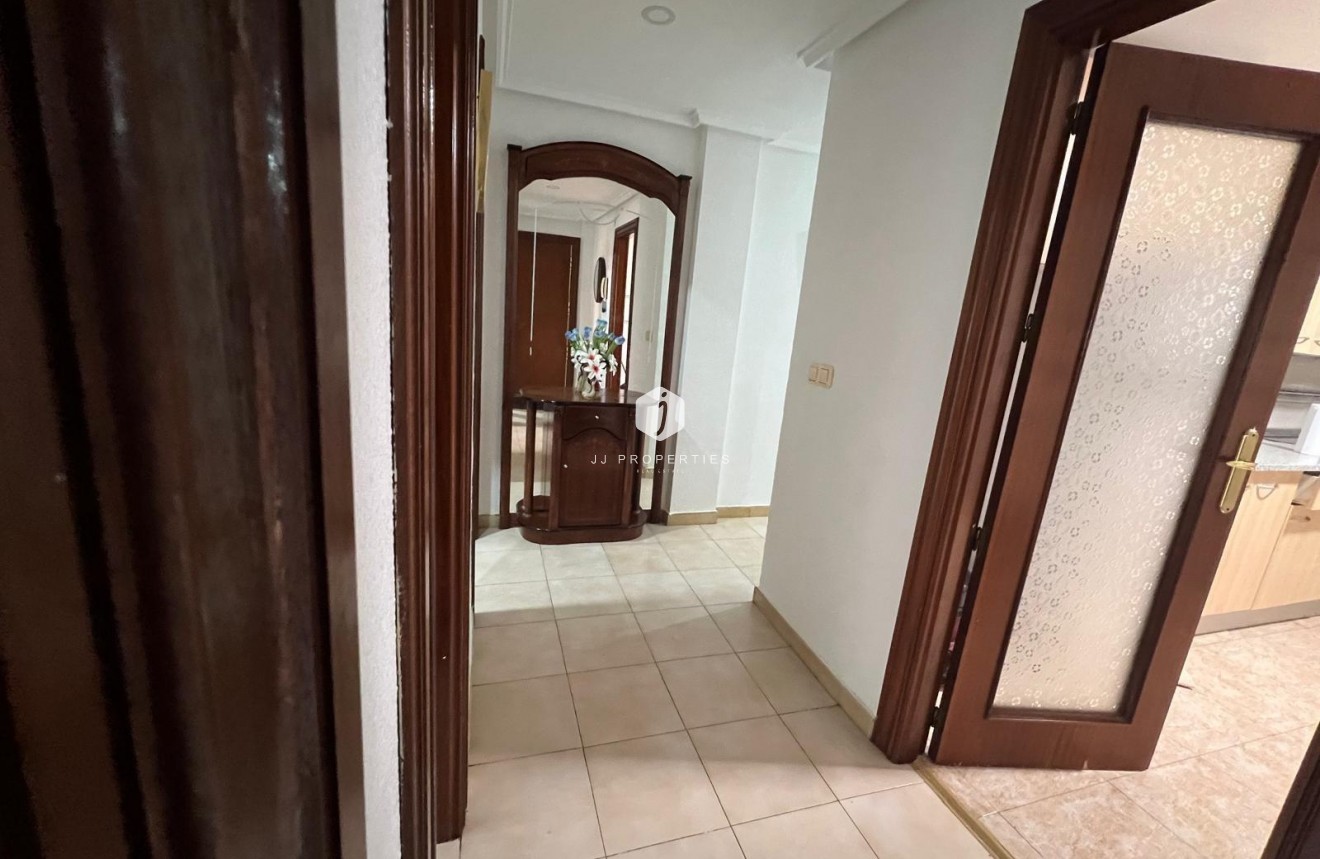 D'occasion - Appartement -
Torrevieja - Playa del Cura