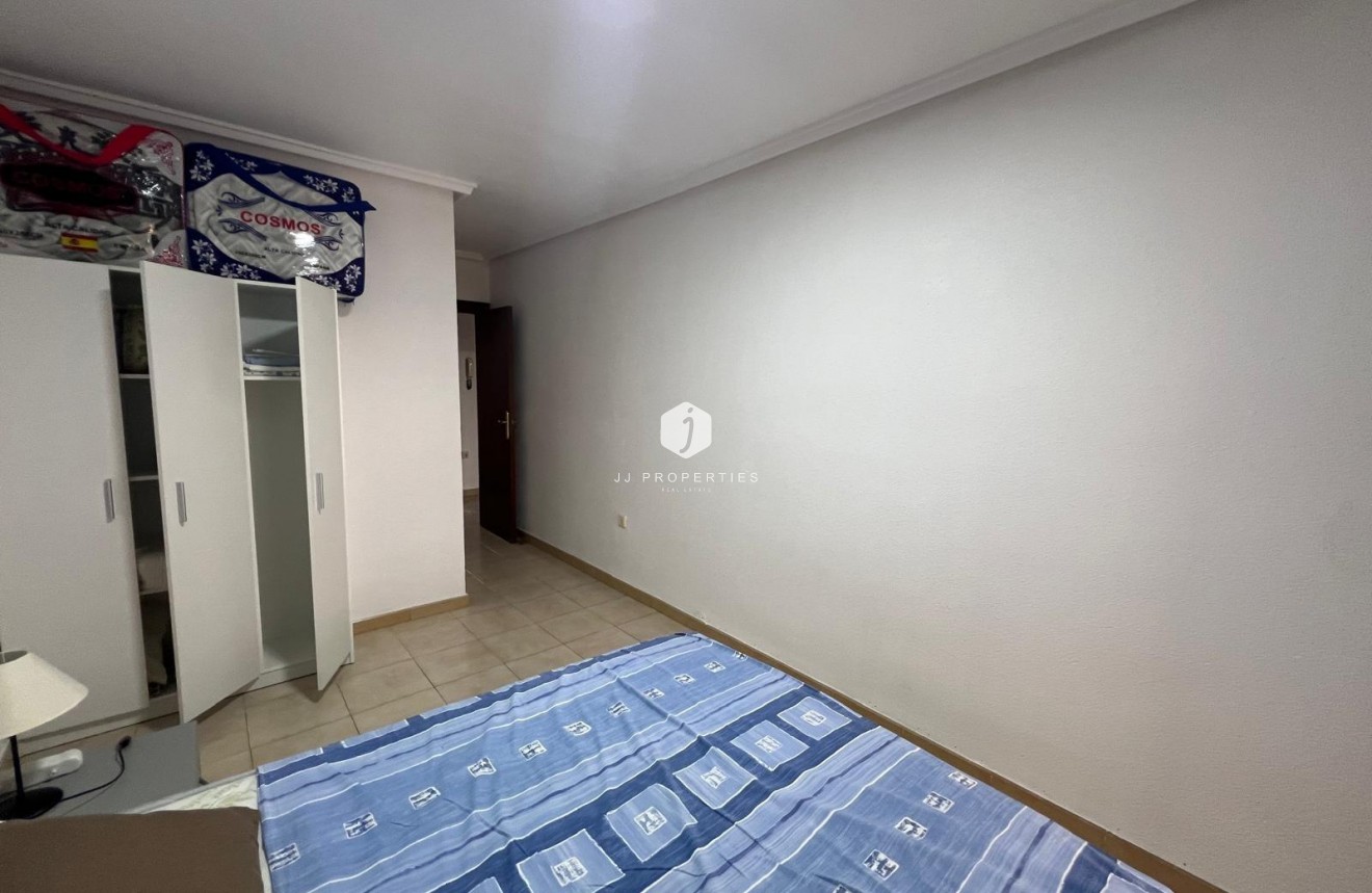 D'occasion - Appartement -
Torrevieja - Playa del Cura