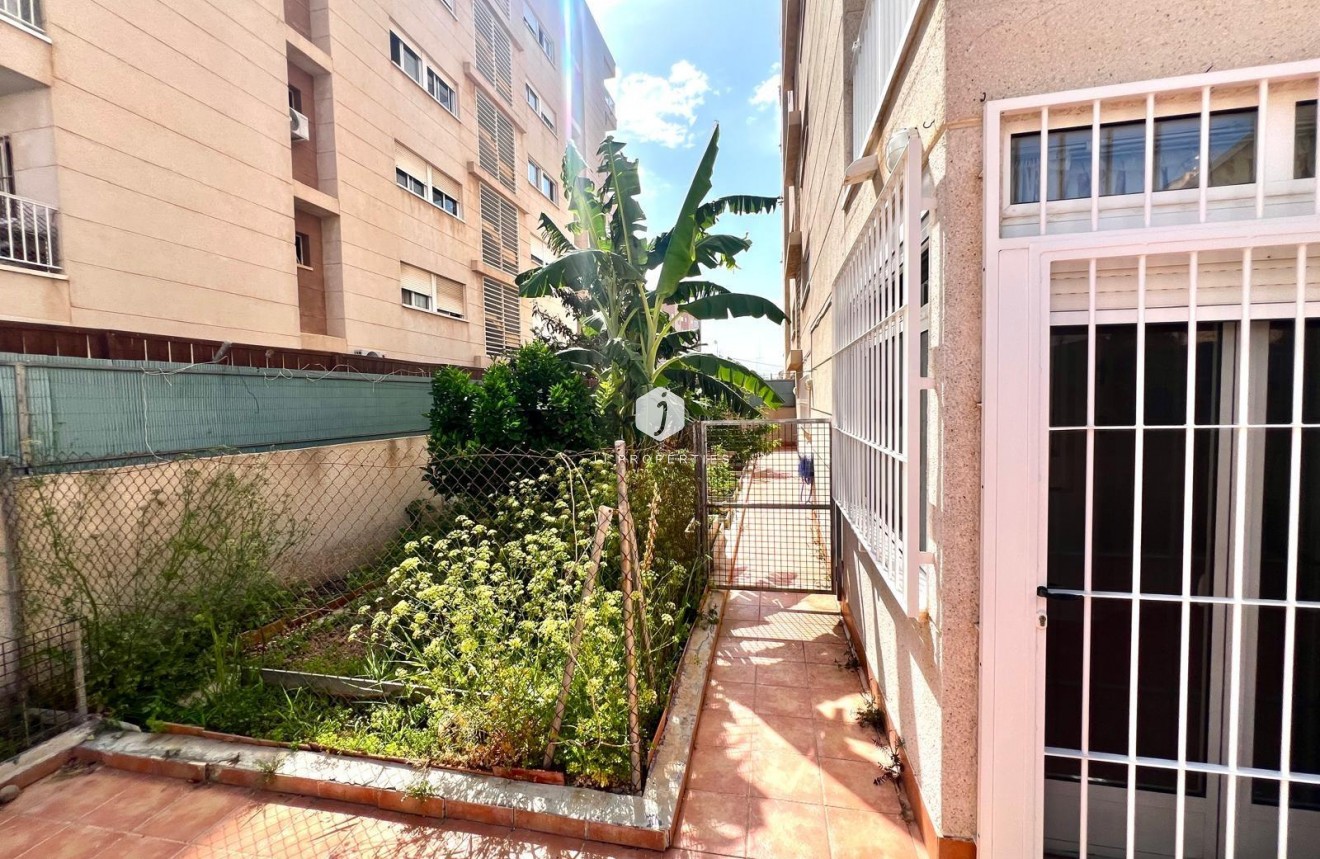 D'occasion - Appartement -
Torrevieja - Playa del Cura