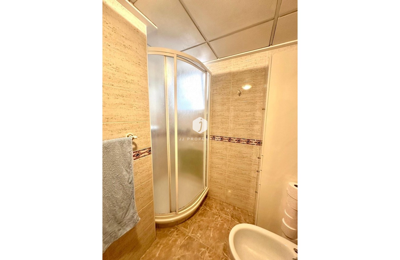 D'occasion - Appartement -
Torrevieja - Playa del Cura