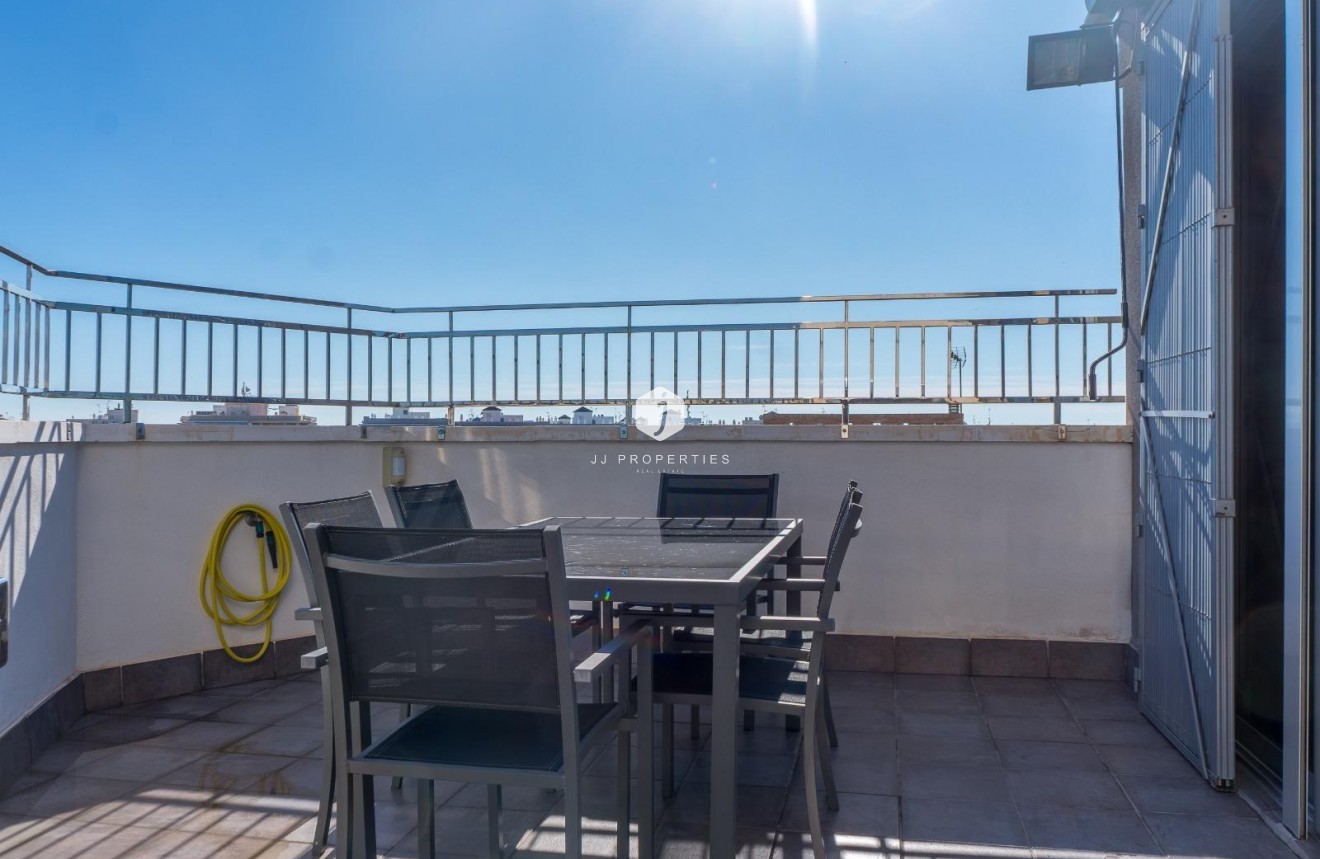 Tweedehands - Appartement / flat -
Torrevieja - Estacion de autobuses