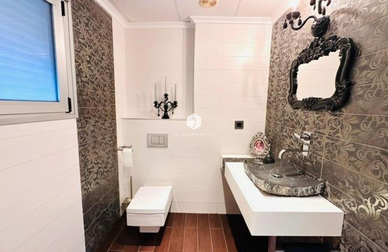 Tweedehands - Appartement / flat -
Torrevieja - Estacion de autobuses