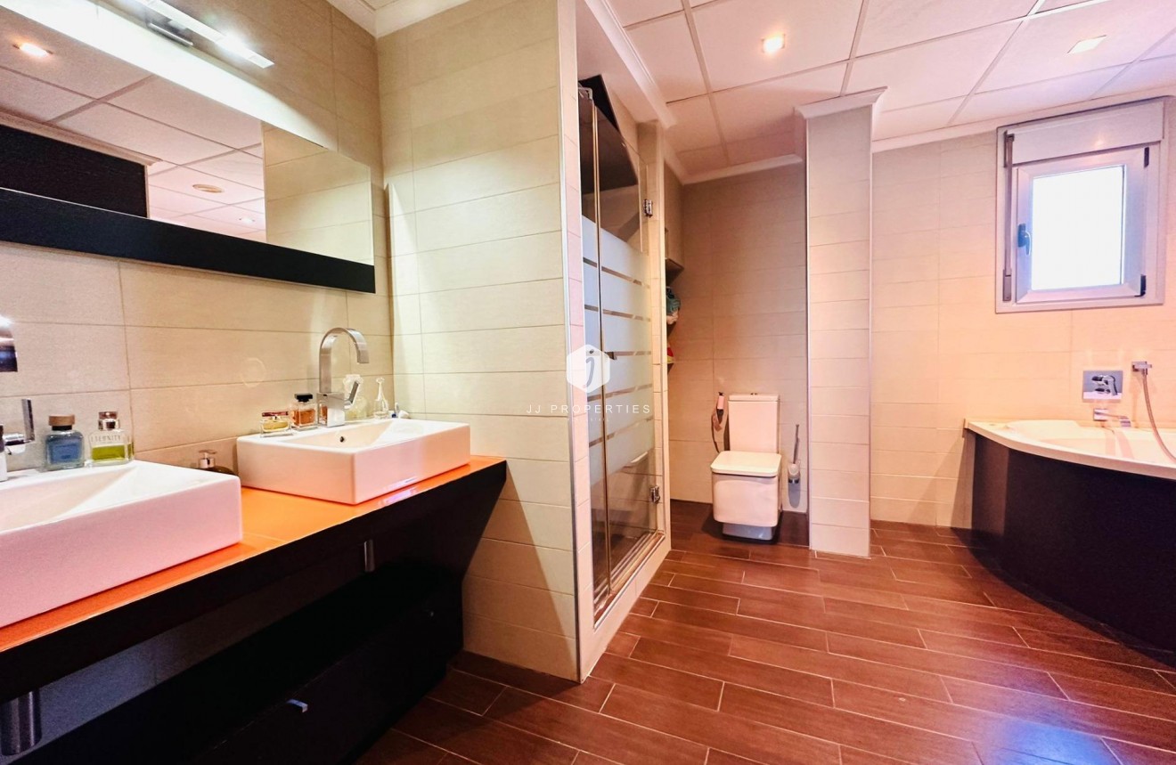 Tweedehands - Appartement / flat -
Torrevieja - Estacion de autobuses