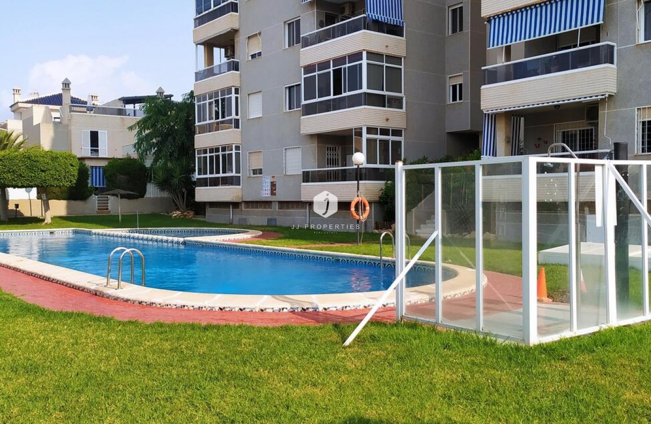 Z drugiej ręki - Mieszkanie w bloku -
Torrevieja - Torreblanca