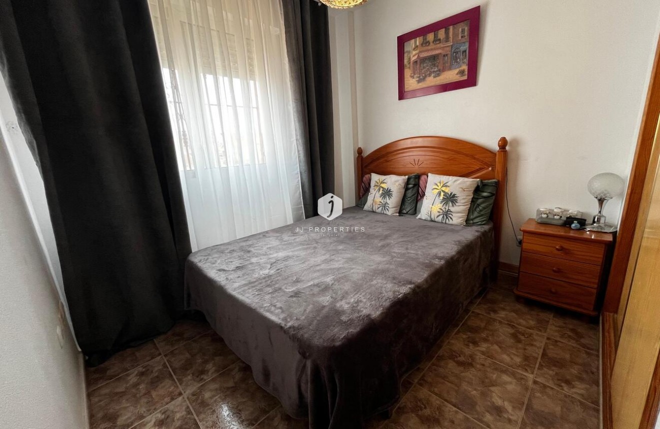 Z drugiej ręki - Daszek -
Torrevieja - La Florida
