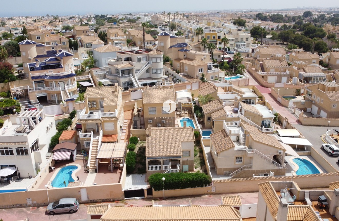 Z drugiej ręki - Daszek -
Torrevieja - La Florida