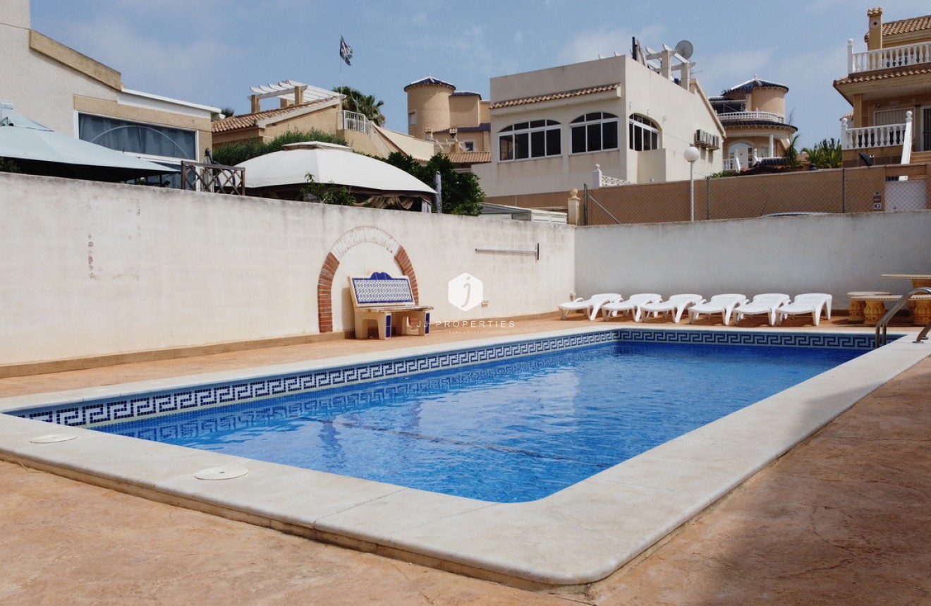 Z drugiej ręki - Daszek -
Torrevieja - La Florida