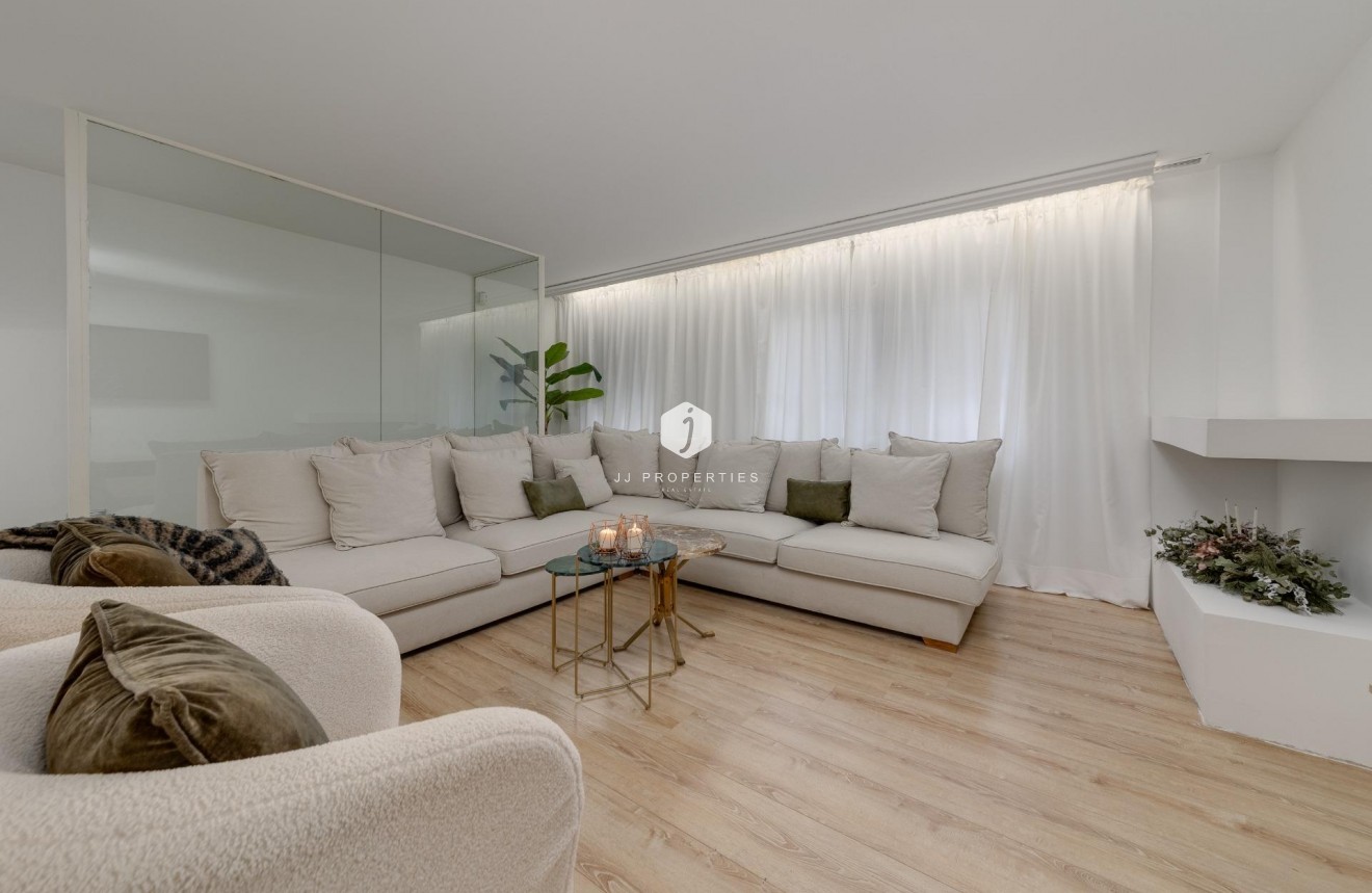 D'occasion - Appartement -
Torrevieja - Playa del Cura