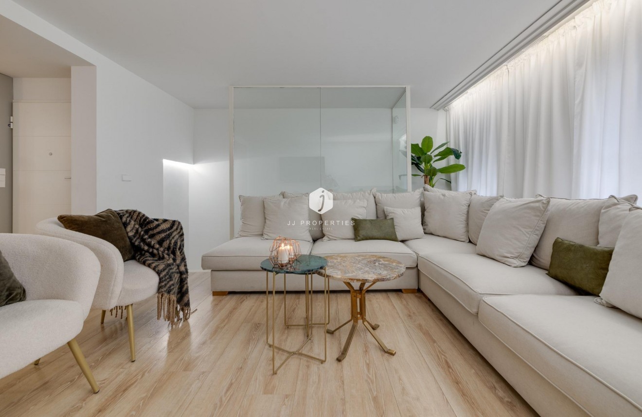 D'occasion - Appartement -
Torrevieja - Playa del Cura