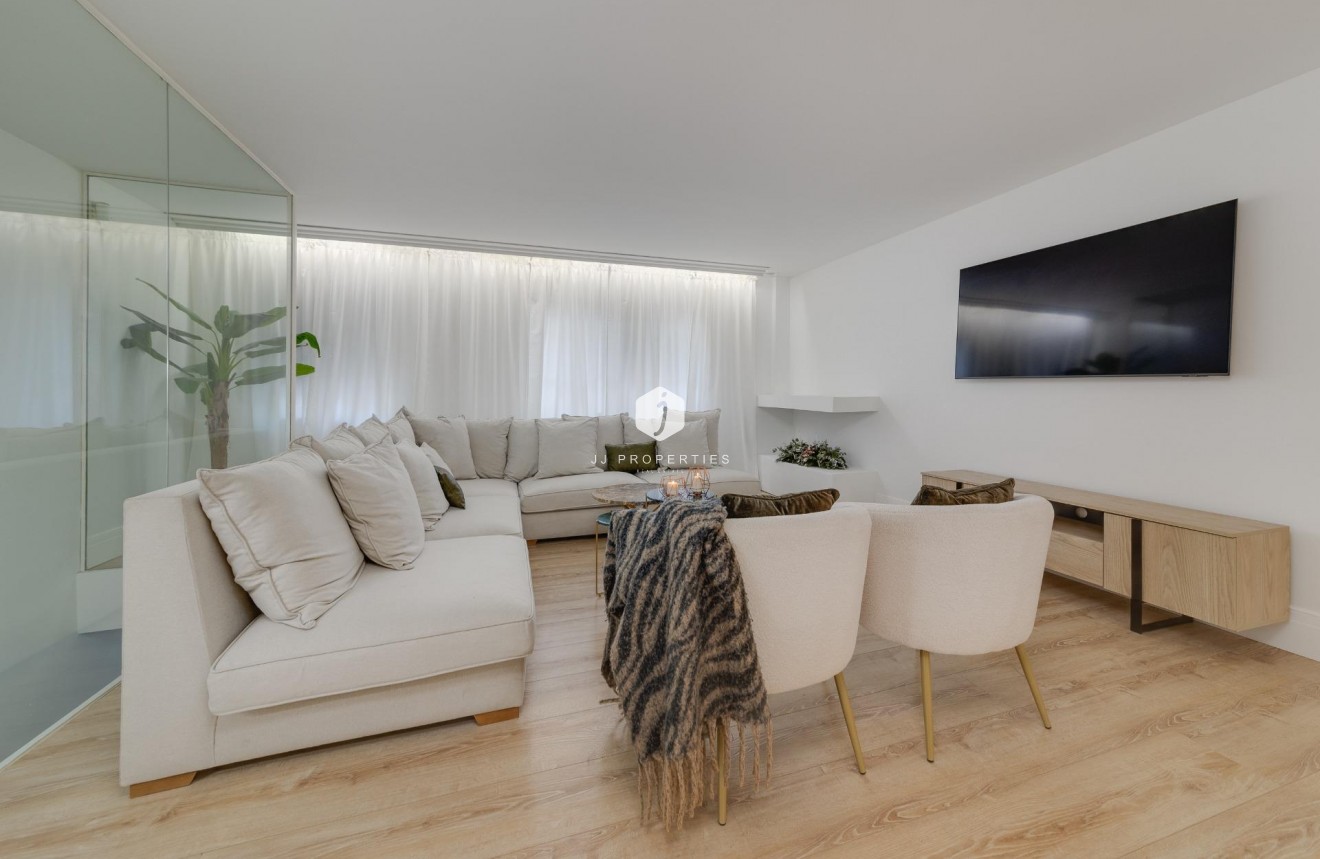 D'occasion - Appartement -
Torrevieja - Playa del Cura
