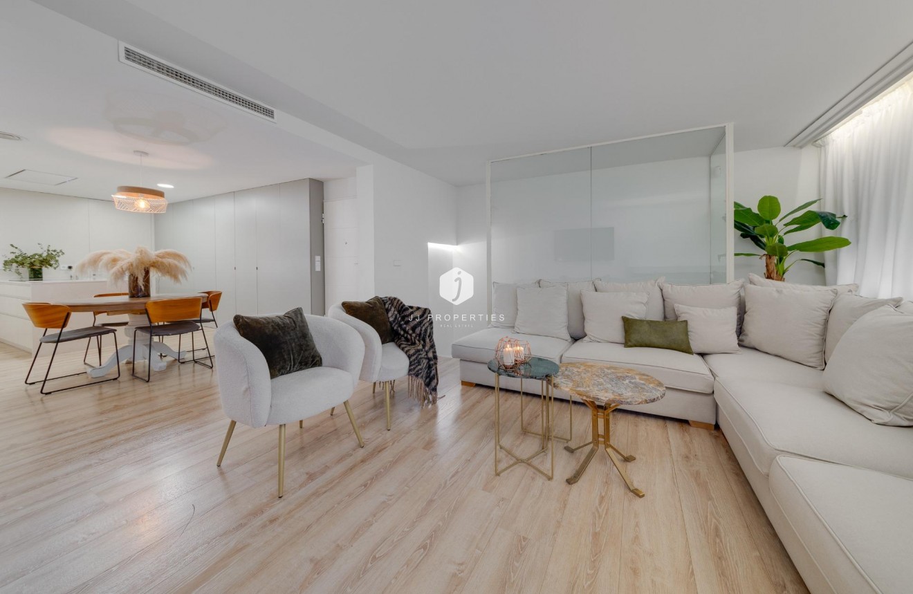 D'occasion - Appartement -
Torrevieja - Playa del Cura