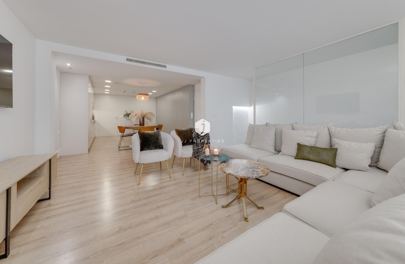 D'occasion - Appartement -
Torrevieja - Playa del Cura