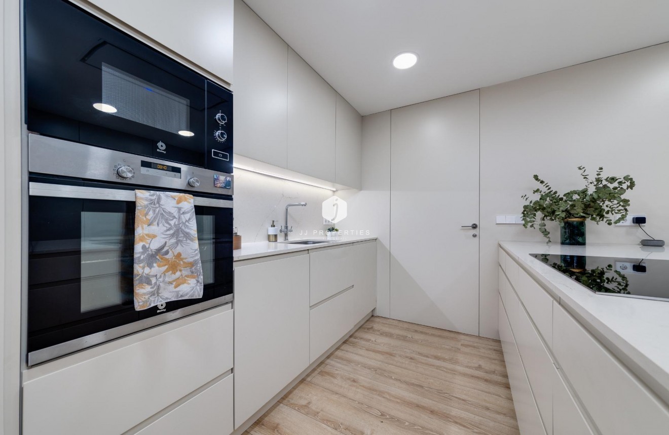 D'occasion - Appartement -
Torrevieja - Playa del Cura