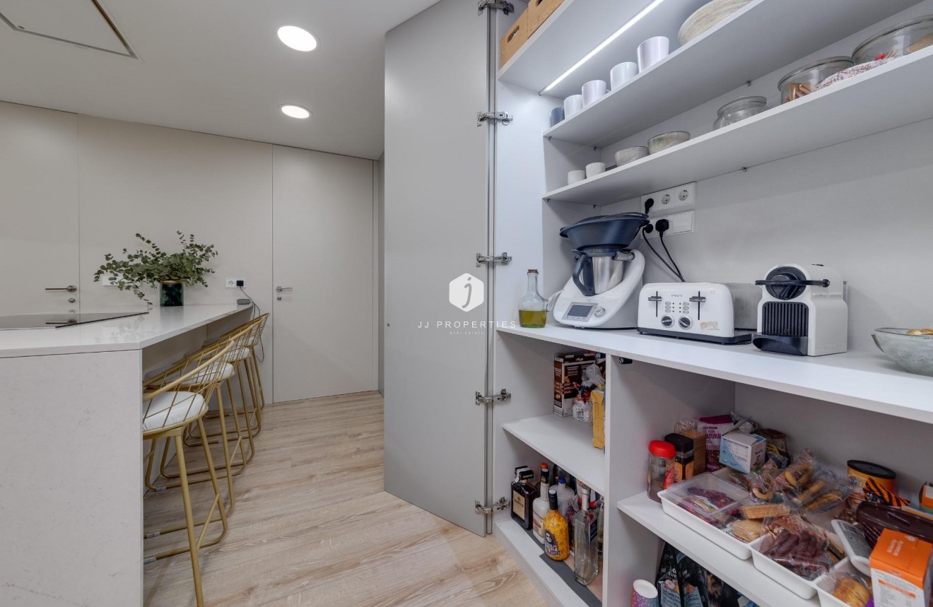 D'occasion - Appartement -
Torrevieja - Playa del Cura