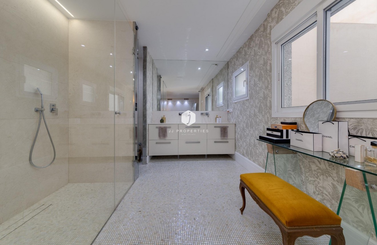 D'occasion - Appartement -
Torrevieja - Playa del Cura