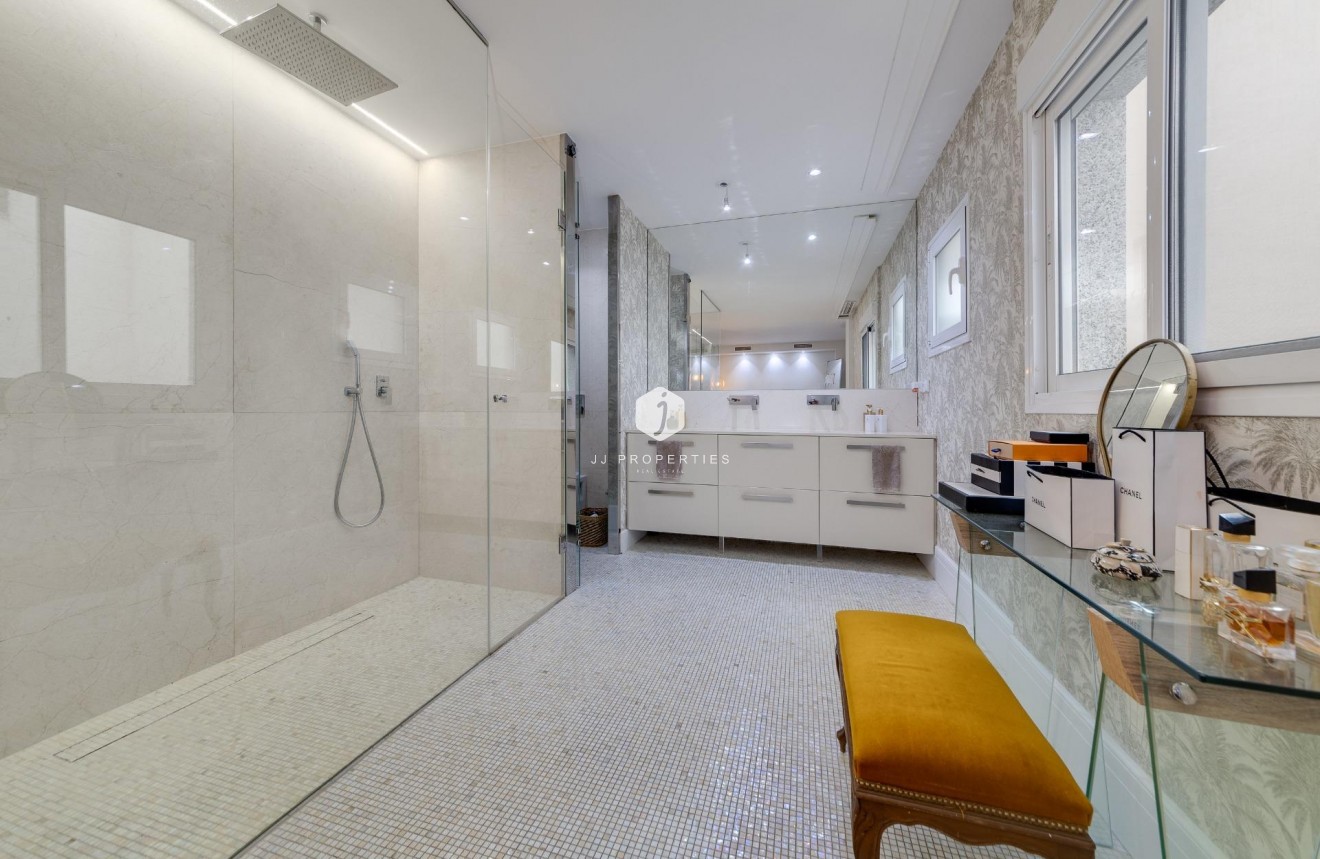D'occasion - Appartement -
Torrevieja - Playa del Cura