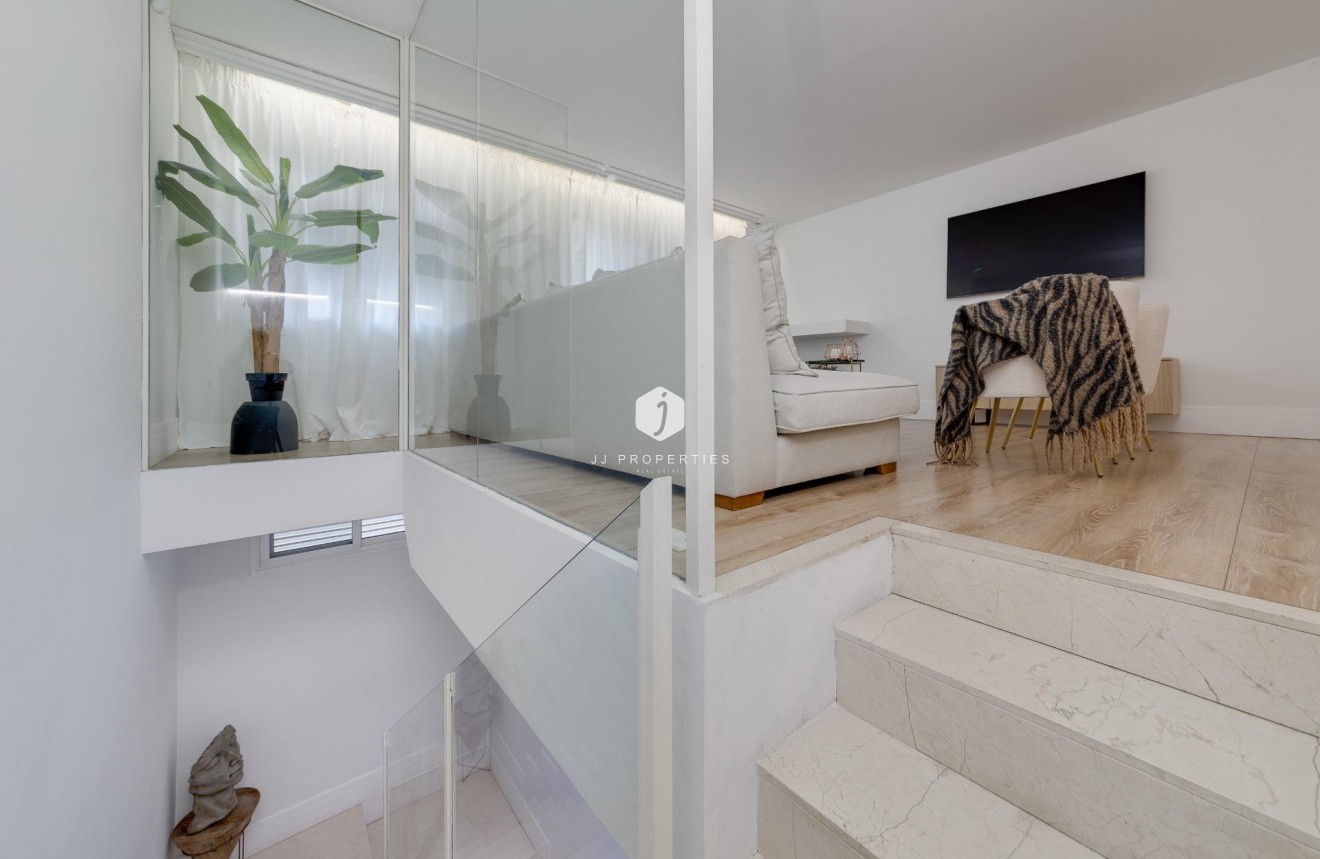 D'occasion - Appartement -
Torrevieja - Playa del Cura