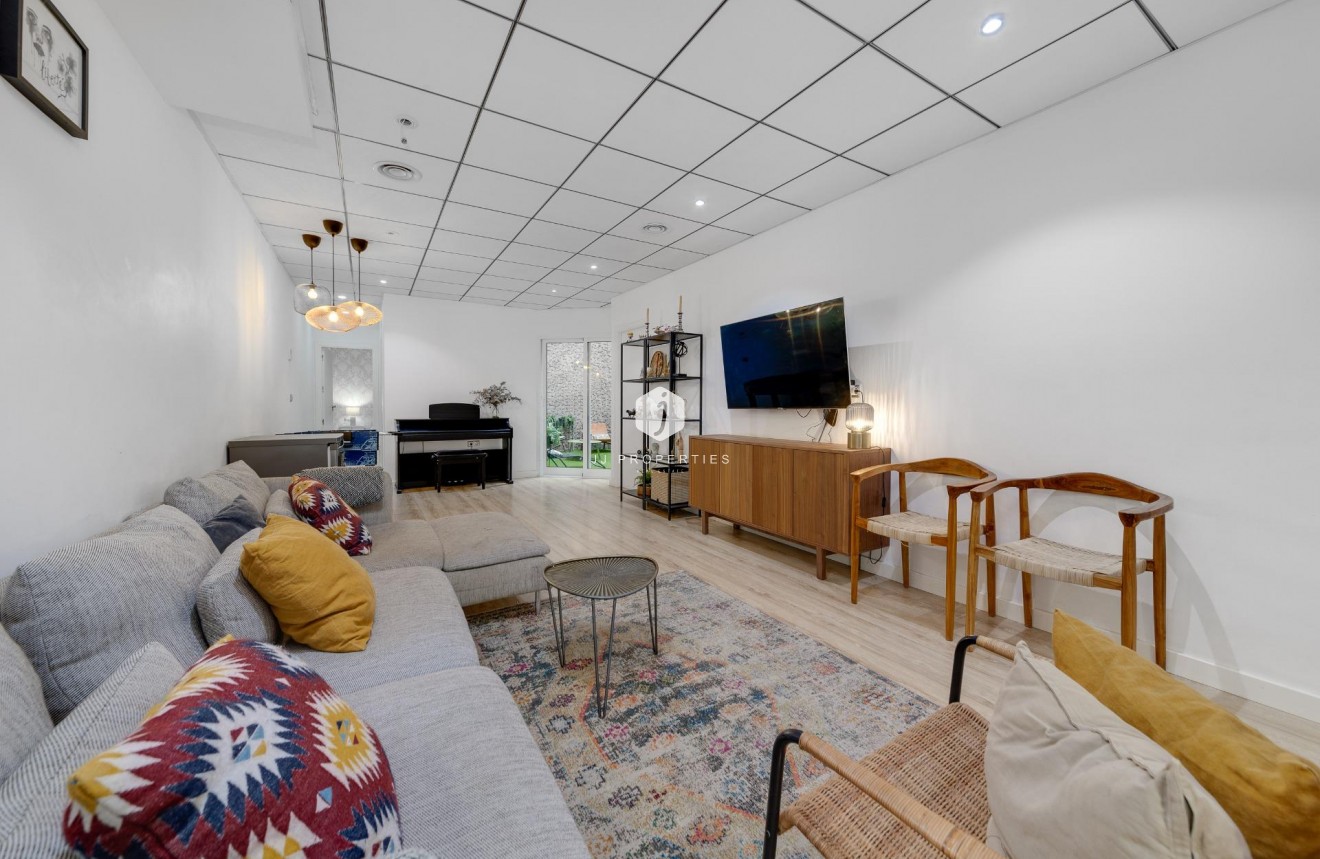 D'occasion - Appartement -
Torrevieja - Playa del Cura