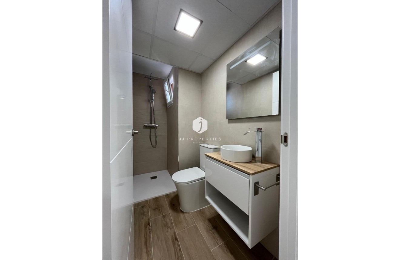 Tweedehands - Appartement / flat -
Torrevieja - La Mata