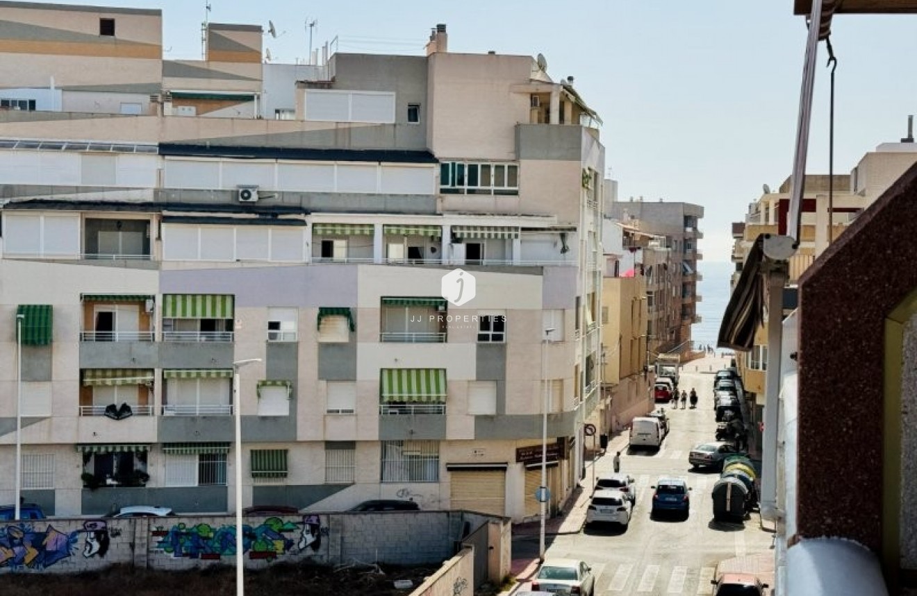 Resale - Apartment / flat -
La Mata - Costa Blanca