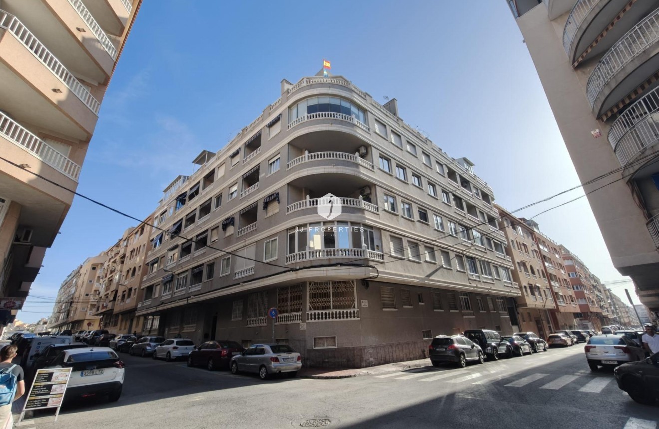 D'occasion - Appartement -
Torrevieja - Playa del Cura
