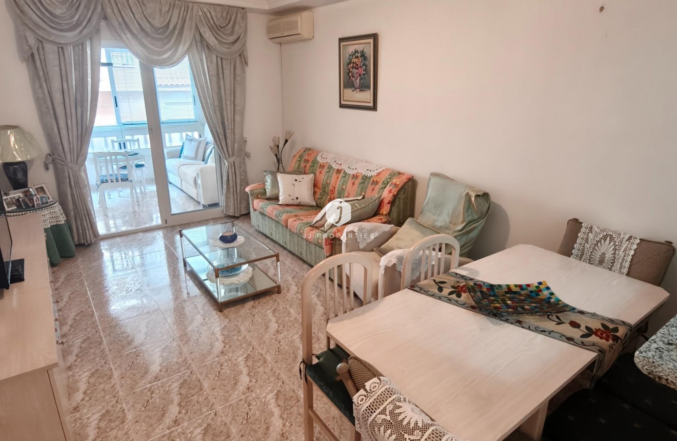 D'occasion - Appartement -
Torrevieja - Playa del Cura