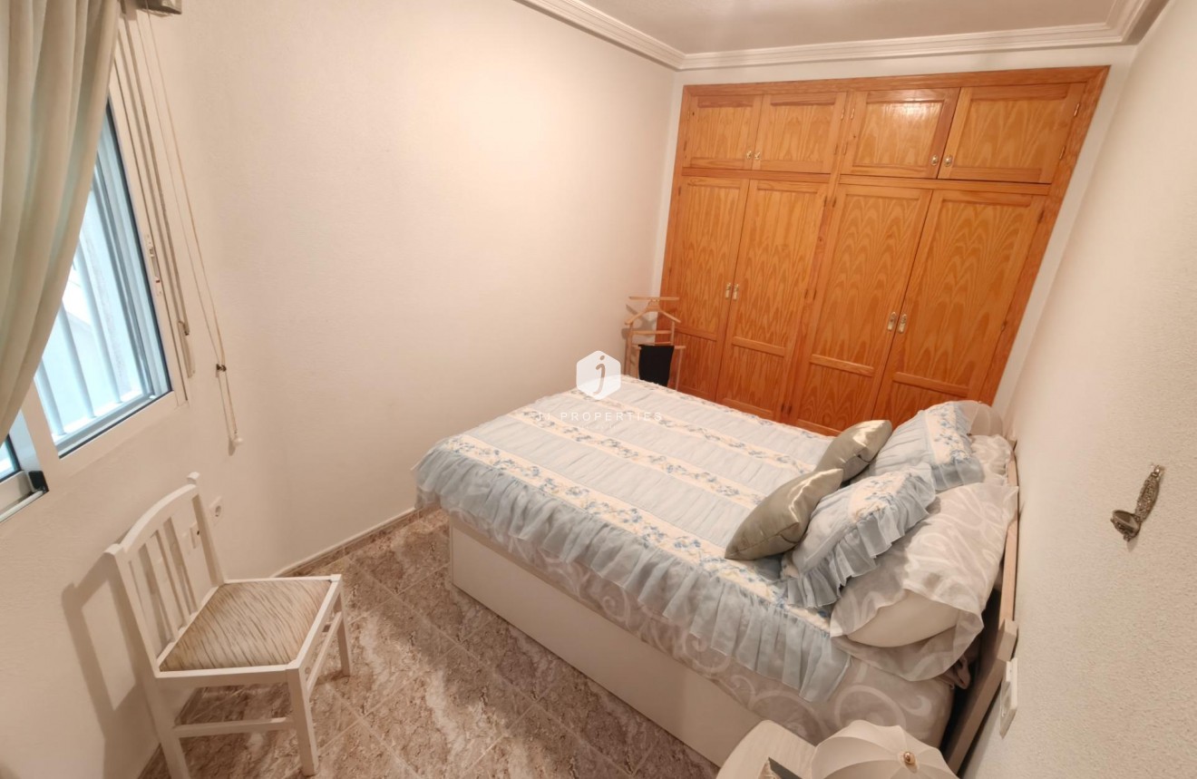 D'occasion - Appartement -
Torrevieja - Playa del Cura