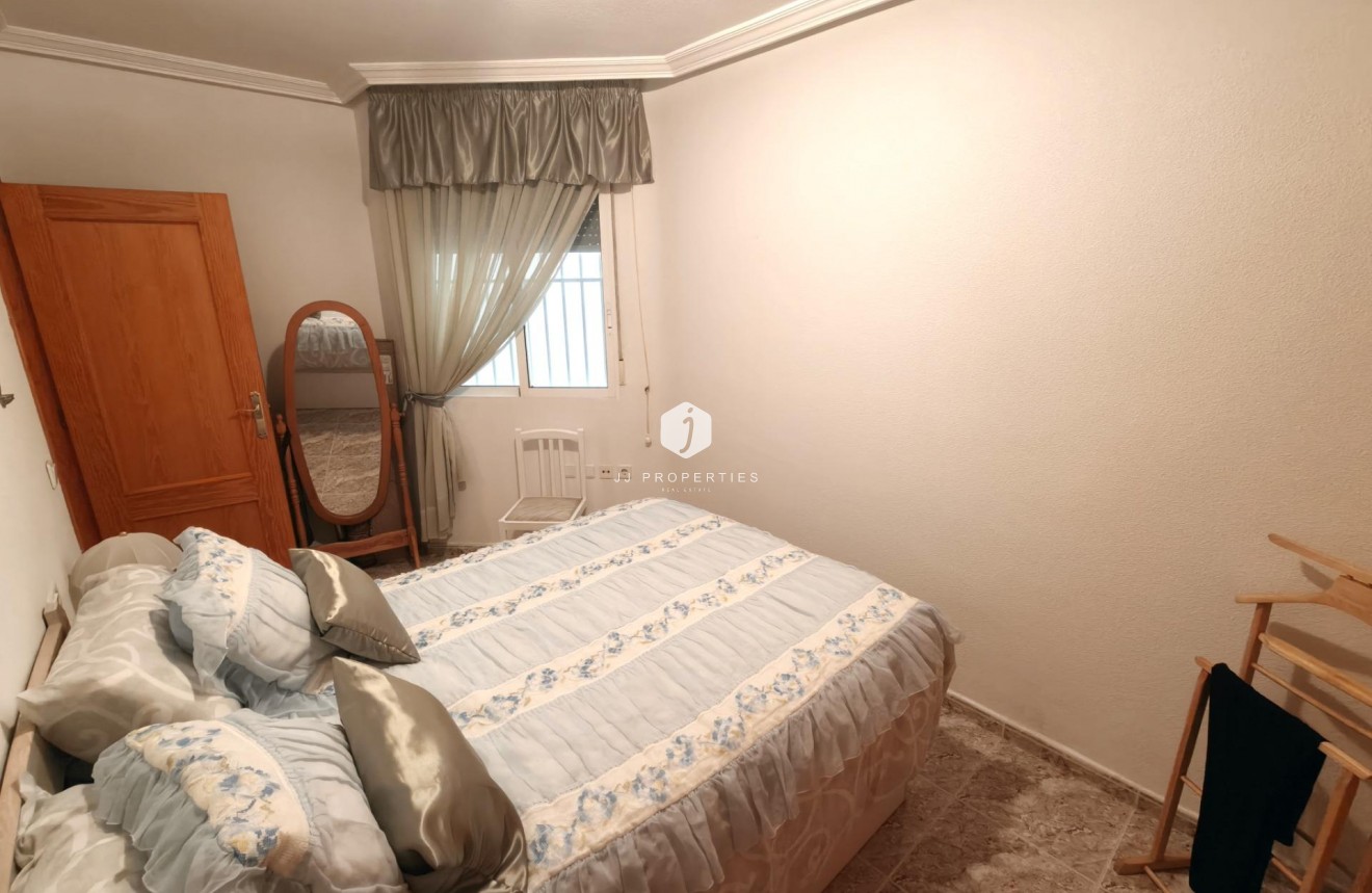 D'occasion - Appartement -
Torrevieja - Playa del Cura
