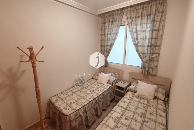D'occasion - Appartement -
Torrevieja - Playa del Cura