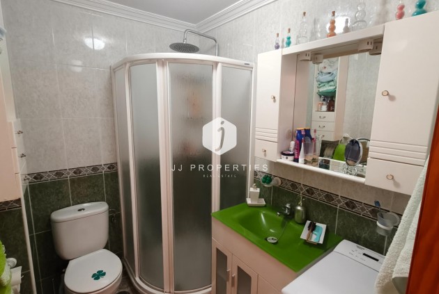 D'occasion - Appartement -
Torrevieja - Playa del Cura
