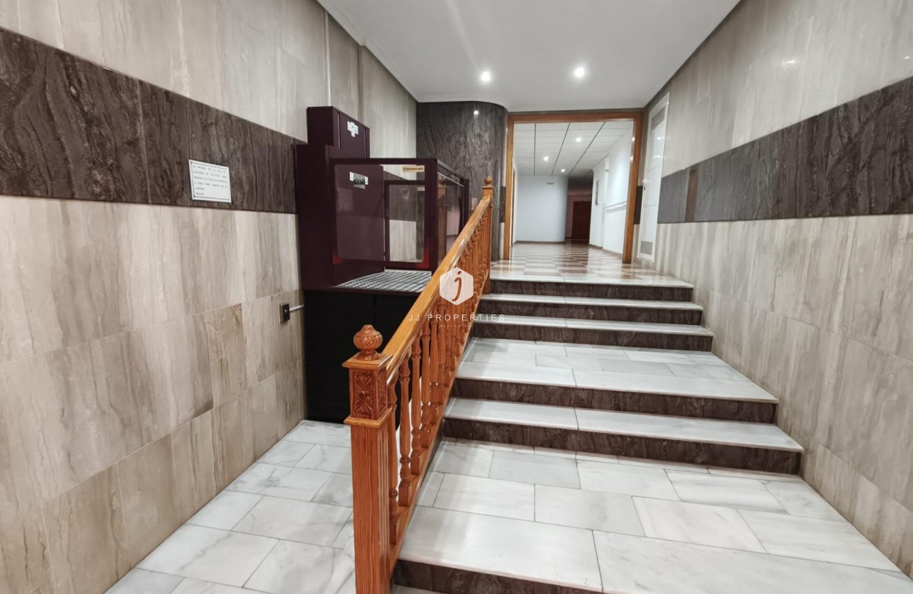 D'occasion - Appartement -
Torrevieja - Playa del Cura