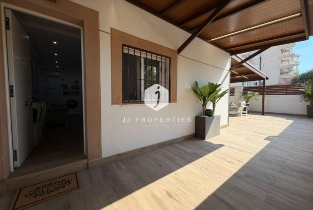 Resale - Chalet -
Torrevieja - Nueva Torrevieja