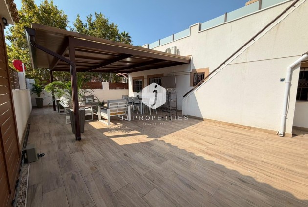 Resale - Chalet -
Torrevieja - Nueva Torrevieja