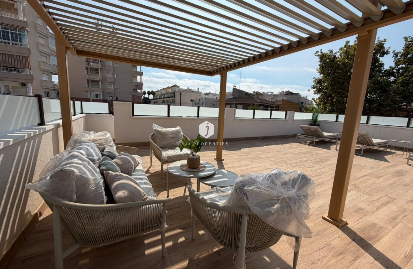 Resale - Chalet -
Torrevieja - Nueva Torrevieja
