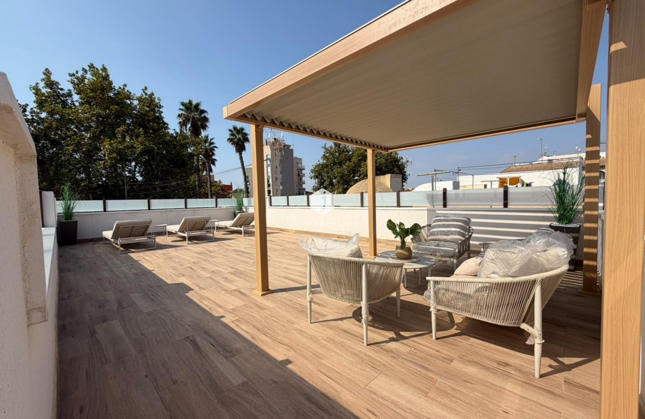 Resale - Chalet -
Torrevieja - Nueva Torrevieja