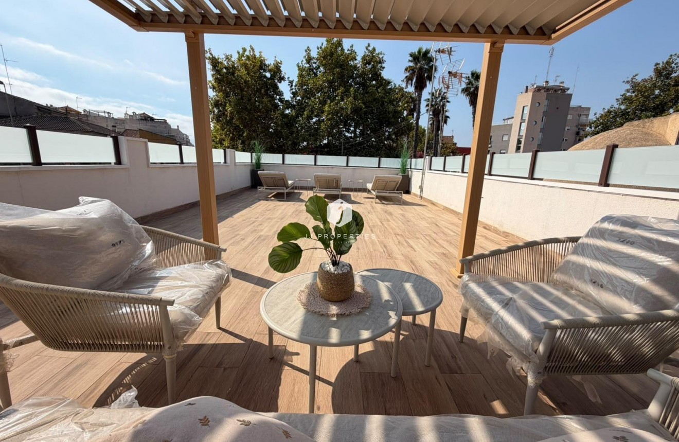 Resale - Chalet -
Torrevieja - Nueva Torrevieja