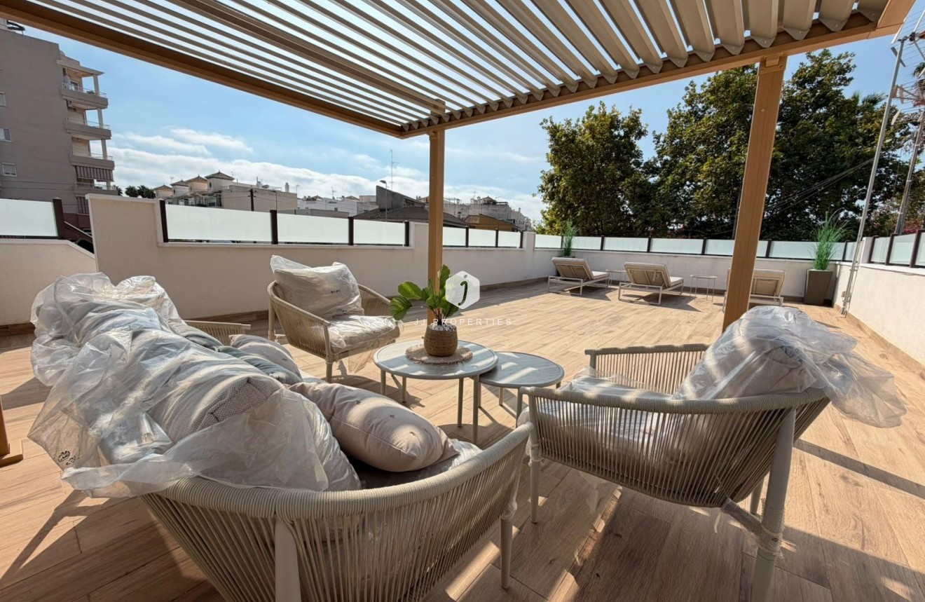 Resale - Chalet -
Torrevieja - Nueva Torrevieja