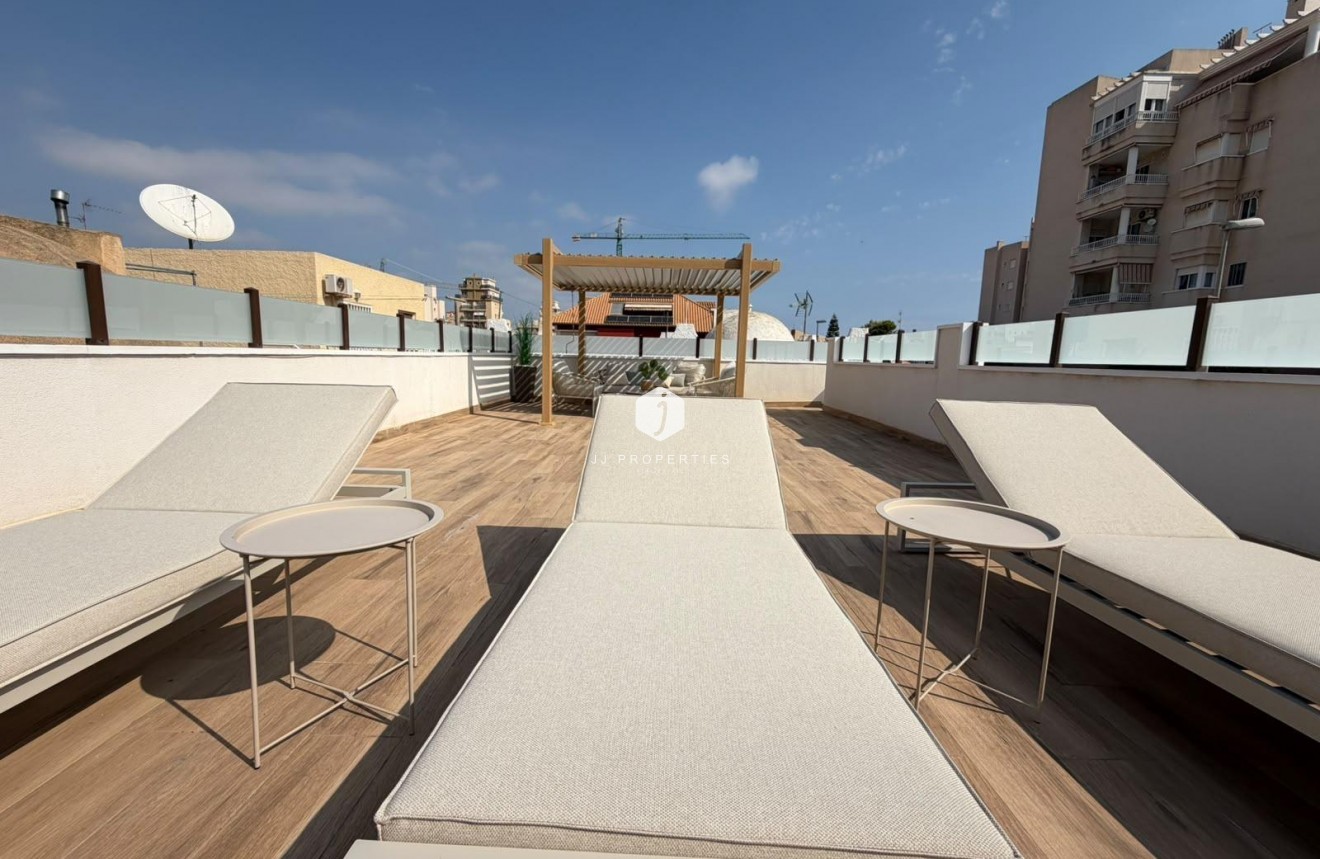 Resale - Chalet -
Torrevieja - Nueva Torrevieja