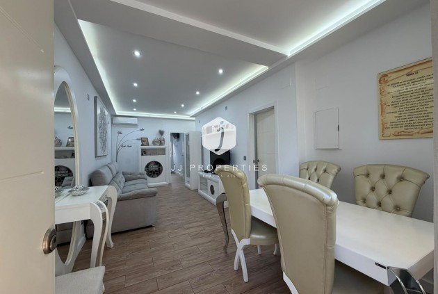 Resale - Chalet -
Torrevieja - Nueva Torrevieja
