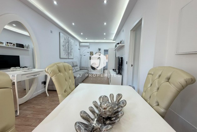 Resale - Chalet -
Torrevieja - Nueva Torrevieja