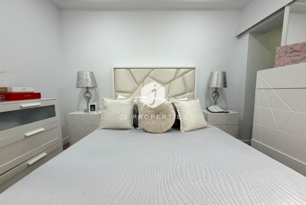 Resale - Chalet -
Torrevieja - Nueva Torrevieja